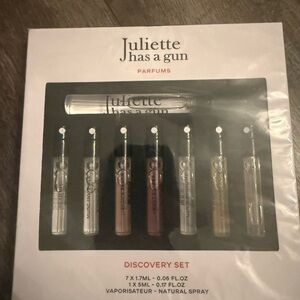 Juliette has a gun discovery set- new